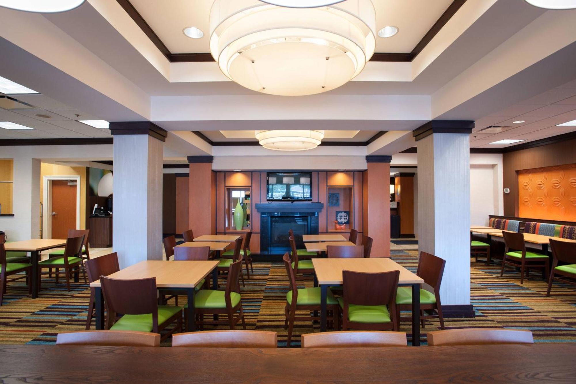 Fairfield Inn & Suites אורנג' ביץ' מראה חיצוני תמונה