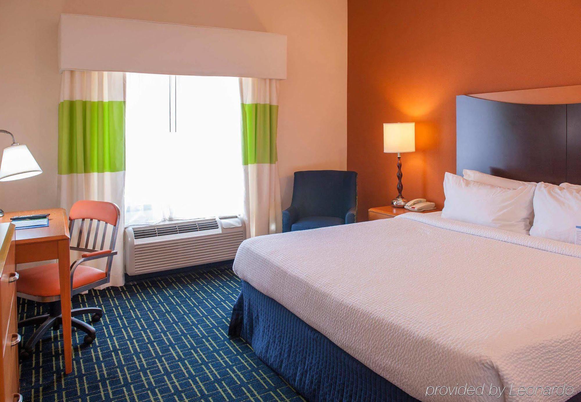 Fairfield Inn & Suites אורנג' ביץ' מראה חיצוני תמונה