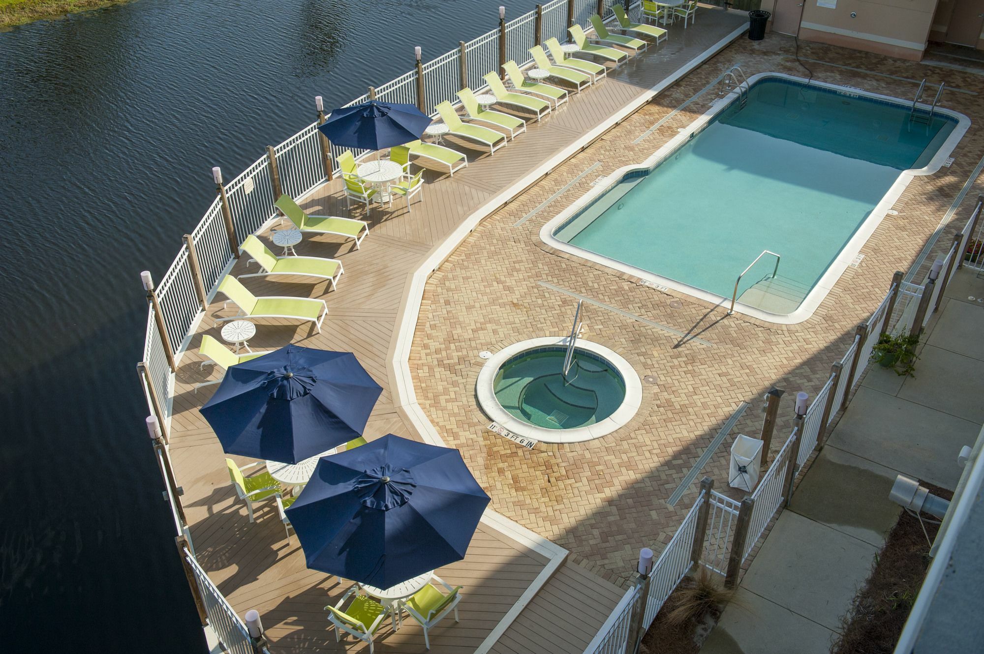 Fairfield Inn & Suites אורנג' ביץ' מראה חיצוני תמונה